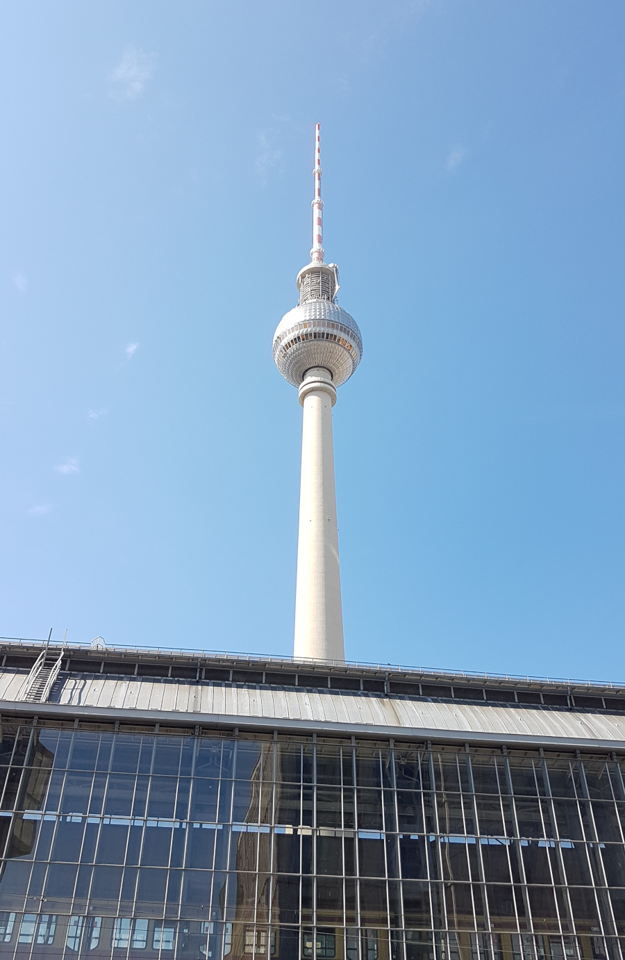 Fernsehturm, d'en bas