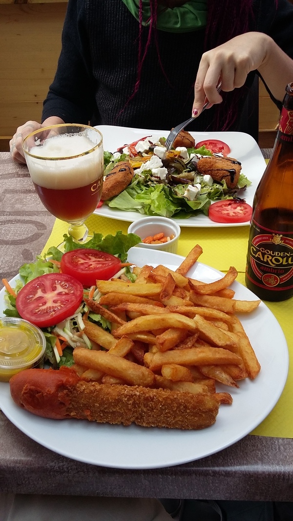 Mon menu à la friterie 'Chez Salva', un Lucifer